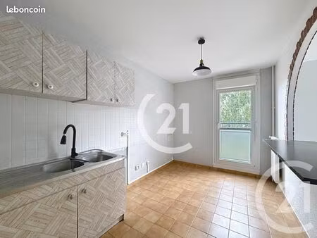 appartement 4 pièces 75 m²