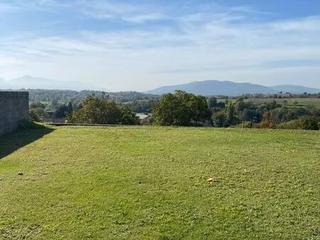 terrain 4 pièces 476 m²