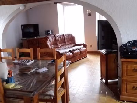 grande maison en pierre