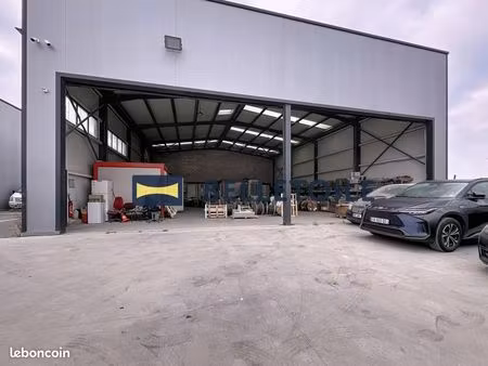 local industriel 296 m²