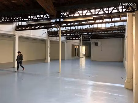 bâtiment industriel  parking et garage