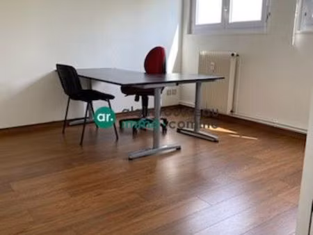 bureaux 38 m² avrillé