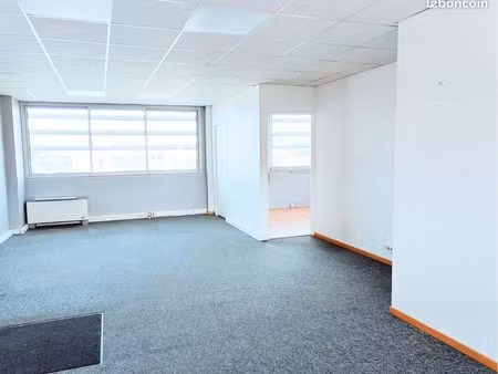 192 m² de bureaux à louer