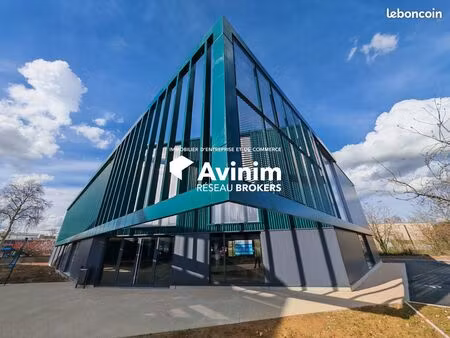 local commercial 978 m² tours