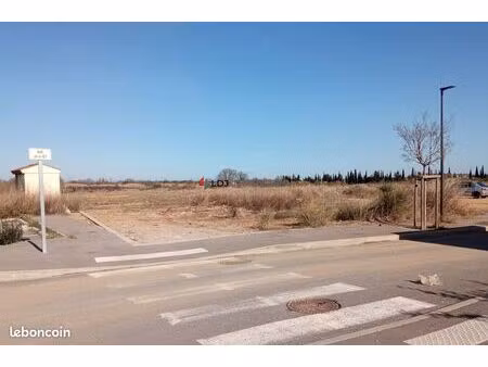 terrain 464 m² llupia