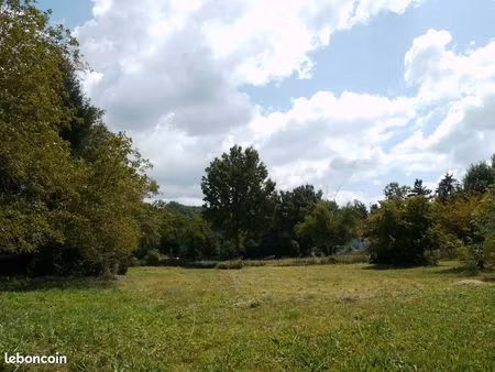 terrain constructible 1300 m2 au calme