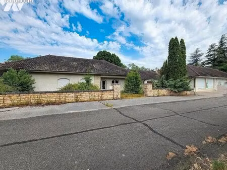 maison 10 pièces 230 m²