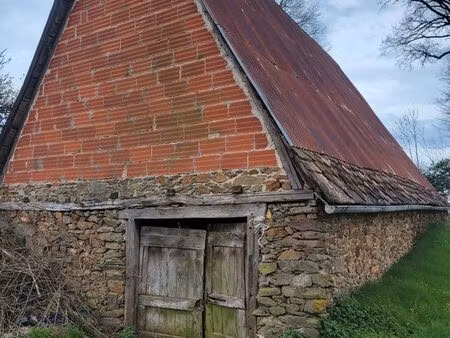 ancienne étable avec grange