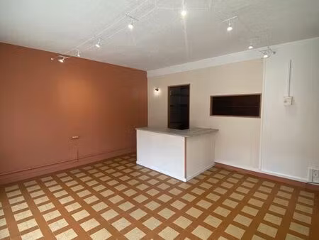 local commercial à fère-champenoise