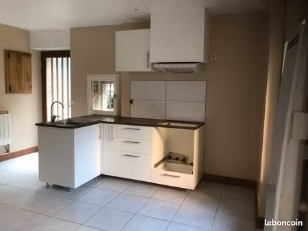 2 appartements dans une grande maison de village