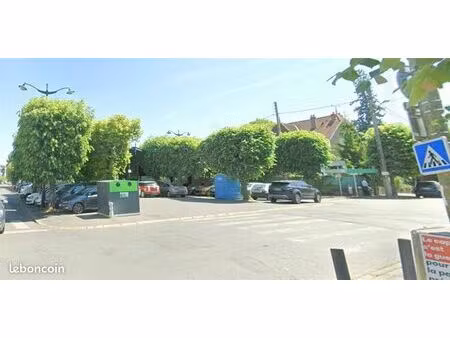 boutique 620 m² corbeil essonnes