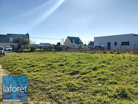 terrain 775 m² javene