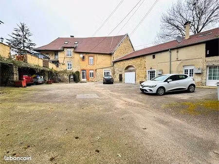 immeuble 21 pièces 592 m²