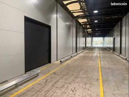 local d'activité 575 m²