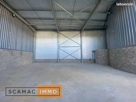 local d'activité 1 030 m²