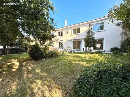 maison 13 pièces 279 m²