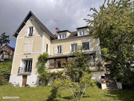 maison 11 pièces 260 m²