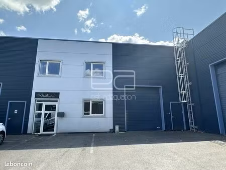 local d'activité 383 m²