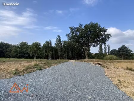 terrain 677 m² montans