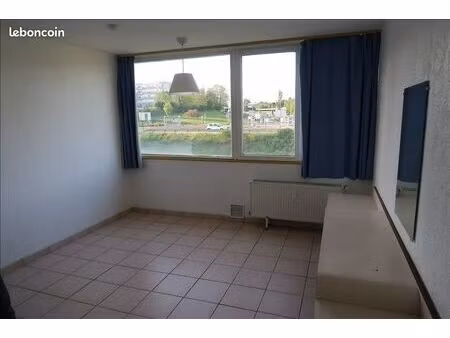 studio 1 pièce 27 m²