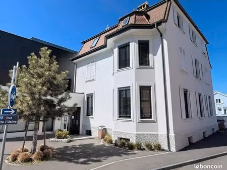 local médical / commercial de 130 m2 saint louis centre