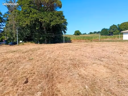 terrain 1050 m² audignon