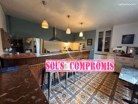 maison 6 pièces 199 m²