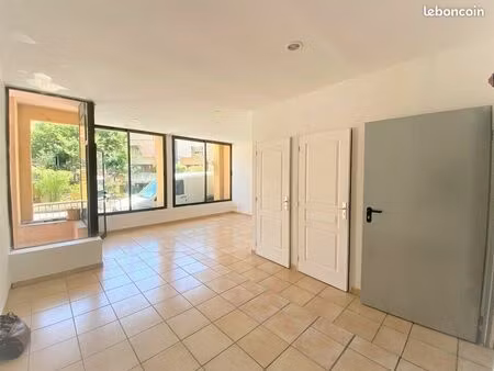 local commercial 50 m² valbonne