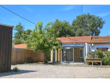 produit rare  maison de trois pièces avec veranda et terasse couverte sur une parcelle de 