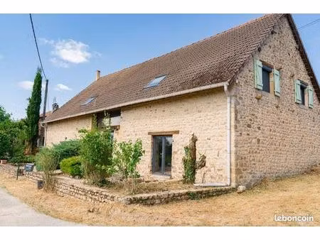 maison 6 pièces 285 m²