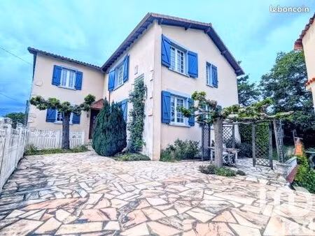 maison 8 pièces 262 m²