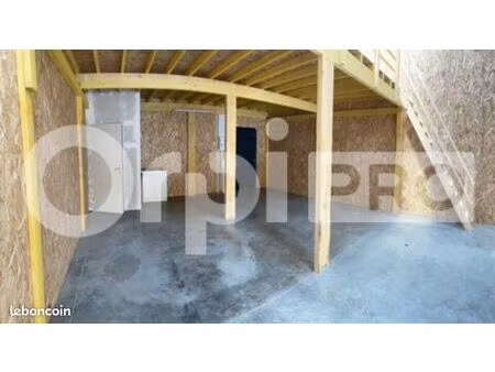 local d'activité 180 m²