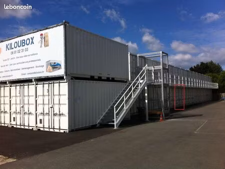 box d'entreposage 33m3 - 14 m²