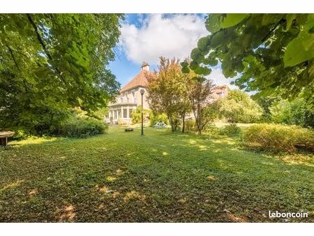 villa en viager 25 pièces 750 m²