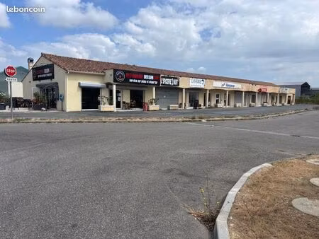 loue local à usage commercial ou professionnel