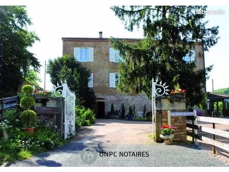 propriété 8 pièces 270 m²