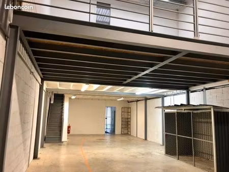 local d'actvité de 201 m2 à louer