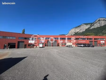 local bureaux 788 m²