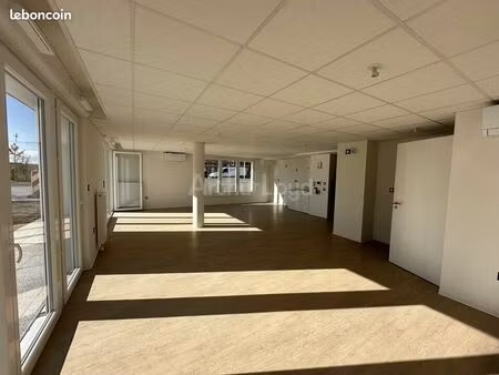 bureaux 64 m²