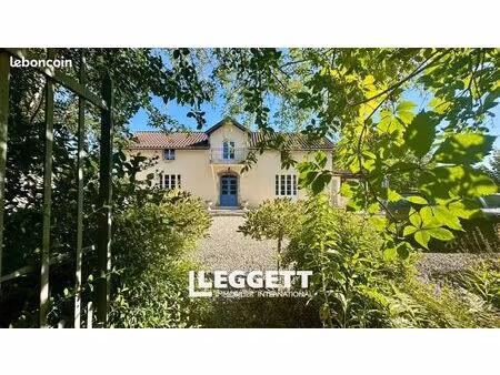 maison 10 pièces 266 m²