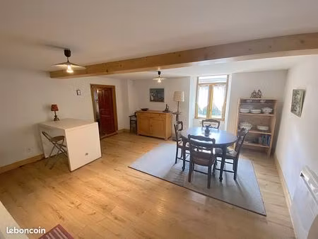 maison de ville 8 pièces 111 m²