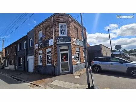 local commercial 112 m² fretin