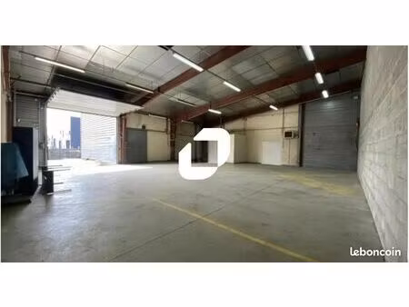 local industriel 564 m²