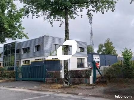local d'activité 1 002 m²