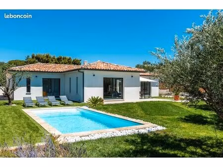 mas 4 pièces 130 m²