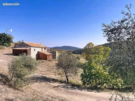 propriété 4 pièces 105 m²