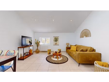 location appartement 4 pièces 76 m² à chasselay (69380)  1 100 €