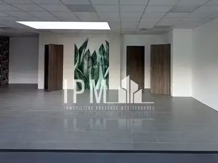 a louer local commercial en étage de 30 m² - 13360 roquevaire
