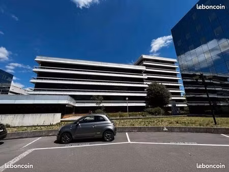 bureau a louer 10m2 à 120m2