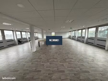 bureaux 254 m² neuville-en-ferrain